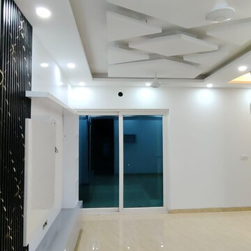 Room in 2 BHK Apartment at Gaur The Hub, Gaur Yamuna City – for Rent