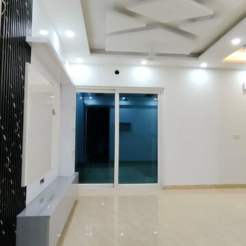 Room in 2 BHK Apartment at Gaur The Hub, Gaur Yamuna City – for Rent