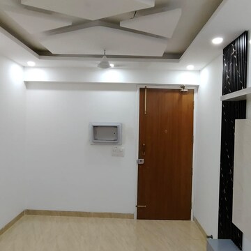 Room in 2 BHK Apartment at Gaur The Hub, Gaur Yamuna City – for Rent