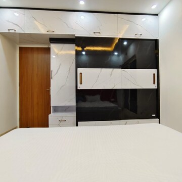 Room in 2 BHK Apartment at Gaur The Hub, Gaur Yamuna City – for Rent