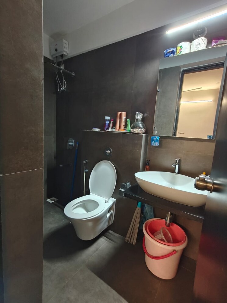 Bathroom, kakad-west-end 2 Bedroom 615 Sq.Ft. Apartment In Andheri West Mumbai 8973125