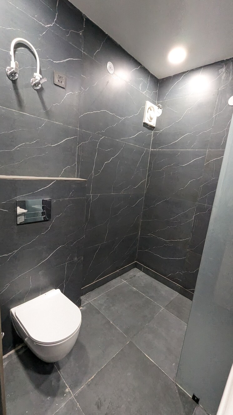 Bathroom, ashoka-enclave-3 3 Bedroom 1335 Sq.Ft. Apartment In Sector 35 Faridabad 8973138