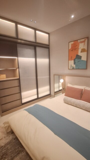 Room in 3 BHK Apartment at DLF The Westpark, Andheri West – for Sale