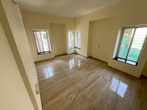 Master Bedroom in 4 BHK Apartment at Deccan Gymkhana – for Sale