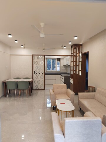 Master Bedroom in 4 BHK Apartment at Deccan Gymkhana – for Sale