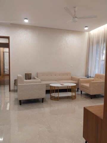 Master Bedroom in 4 BHK Apartment at Deccan Gymkhana – for Sale