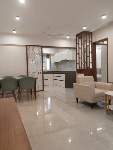 Master Bedroom in 4 BHK Apartment at Deccan Gymkhana – for Sale