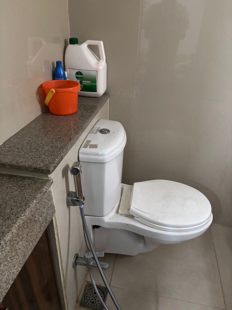 Bathroom, emaar-gurgaon-greens 3 Bedroom 1650 Sq.Ft. Apartment In Sector 102 Gurgaon 8973196