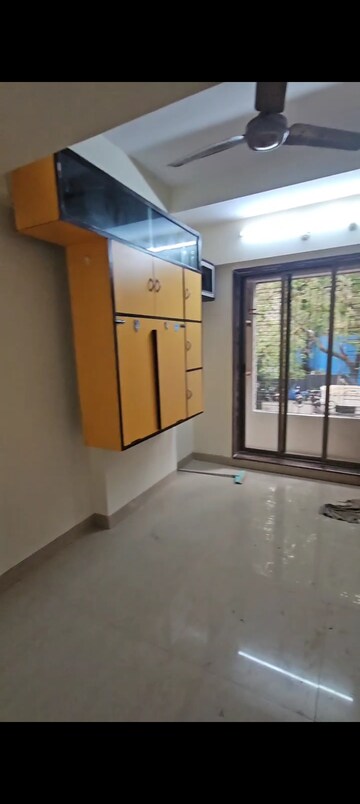 Room in 2 BHK Apartment at Ankur CHS Andheri East, Andheri East – for Rent