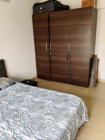 Room in 2 BHK Apartment at HDIL Metropolis Residences, Andheri West – for Rent