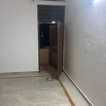 Room in 3.5 BHK Independent House at RWA Apartments Sector 15, Sector 15 – for Rent