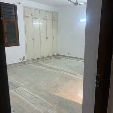 Room in 3.5 BHK Independent House at RWA Apartments Sector 15, Sector 15 – for Rent
