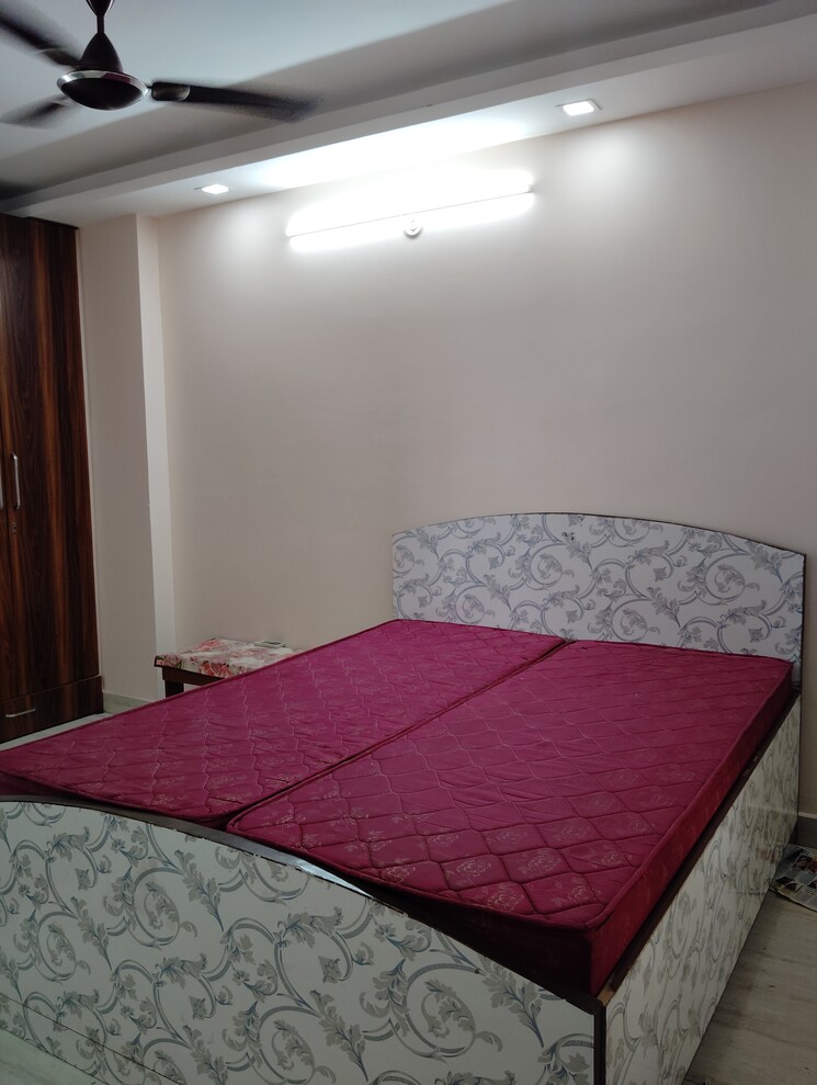 Bedroom, jahaz-apartments 1 RK 500 Sq.Ft. Apartment In Paschim Vihar Delhi 8973219