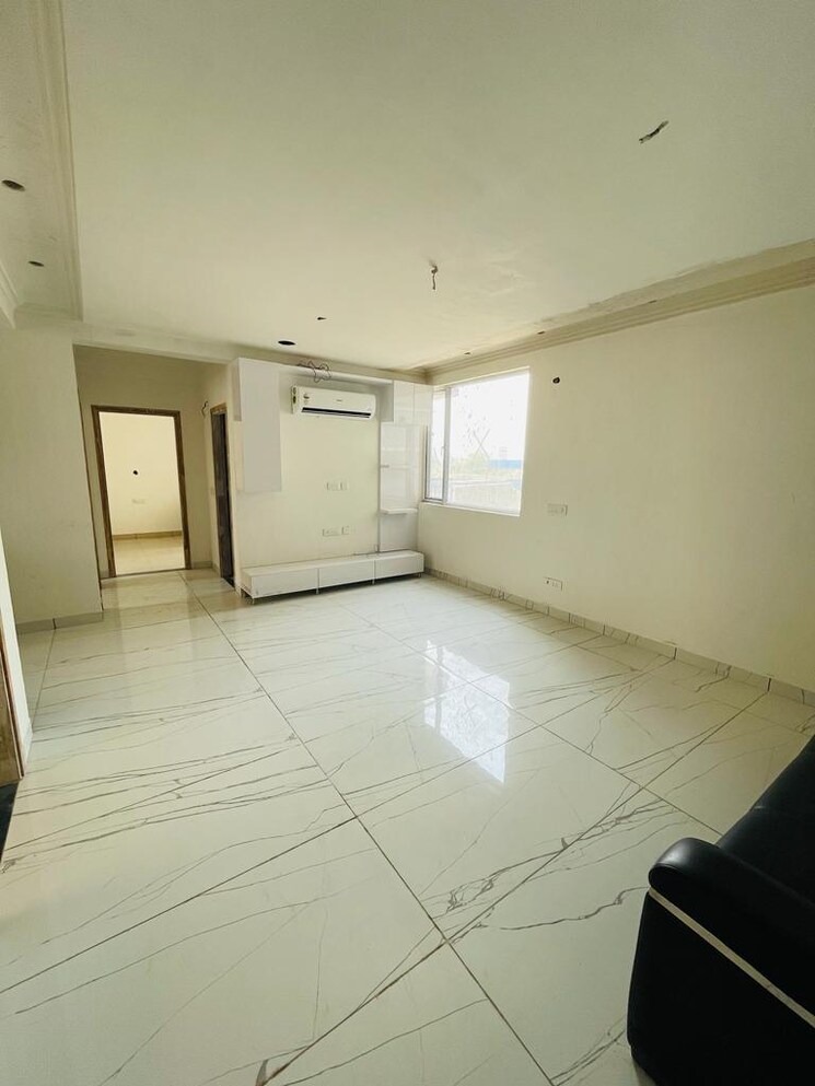 Room, sector 91 3 Bedroom 1800 Sq.Ft. Apartment In Sector 91 Mohali 8973223