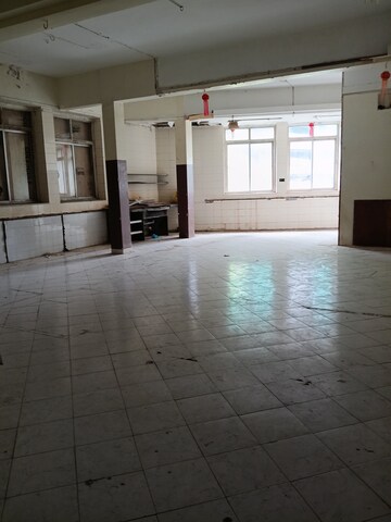 Room in  Office Space at T V industrial estate, Worli – for Rent