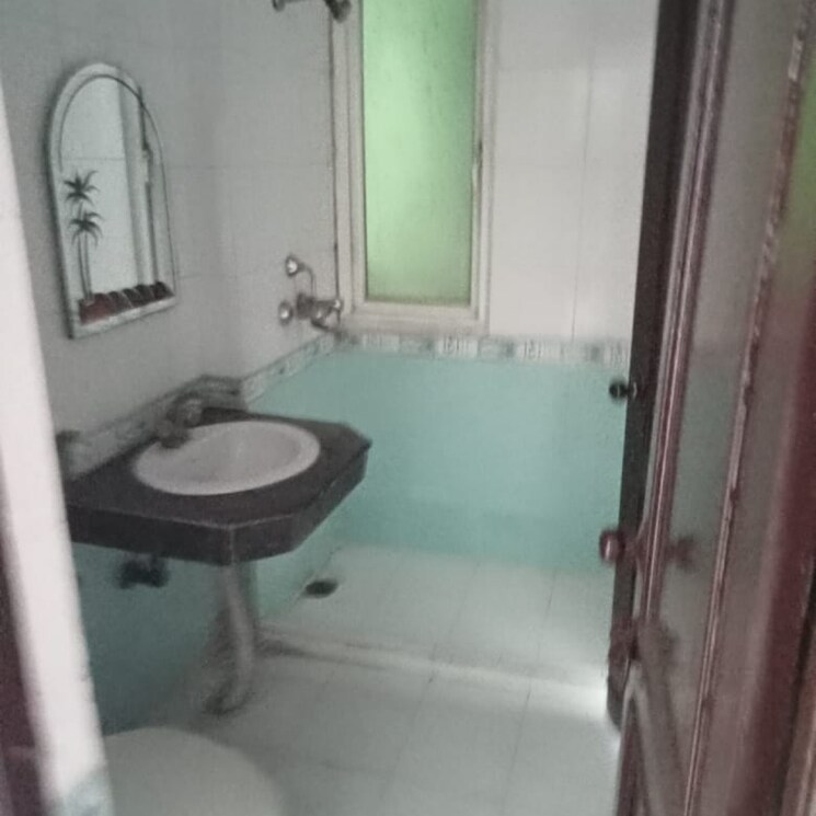 Bathroom, gaur-ganga-i 2 Bedroom 985 Sq.Ft. Apartment In Vaishali Sector 4 Ghaziabad 8973234