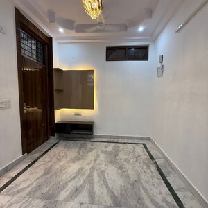 Room in 2.5 BHK Apartment at Apex Anuradha Sehkari Awas, Vaishali Sector 3 – for Sale