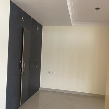 Room in 3 BHK Apartment at Supertech Avant Garde, Vaishali Sector 3a – for Sale