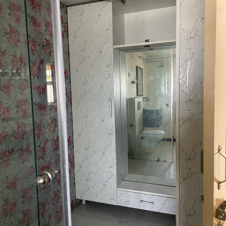 Bathroom, supertech-avant-garde 3 Bedroom 1750 Sq.Ft. Apartment In Vaishali Sector 3a Ghaziabad 8973243