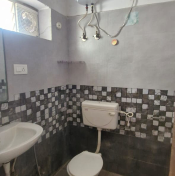 Team Area in 3 BHK Builder Floor at Kondapur – for Rent