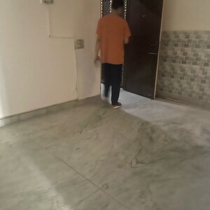 Room in 2 BHK Apartment at Mahagun Mosaic Phase 2, Vaishali Sector 4 – for Sale