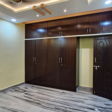 Bedroom in 3 BHK Builder Floor at Kondapur – for Rent