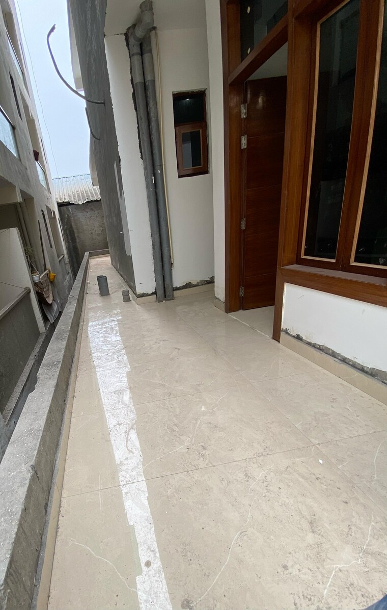 Balcony, sector 104 3 Bedroom 1600 Sq.Ft. Builder Floor In Sector 104 Noida 8973259