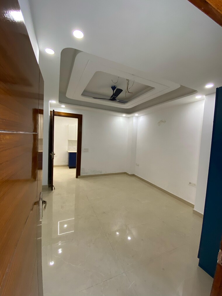 Room, sector 104 3 Bedroom 1600 Sq.Ft. Builder Floor In Sector 104 Noida 8973259