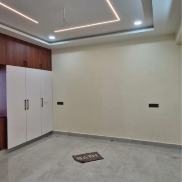 Room in 3 BHK Builder Floor at Kondapur – for Rent