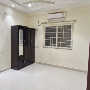 Room in 3 BHK Builder Floor at Kondapur – for Rent