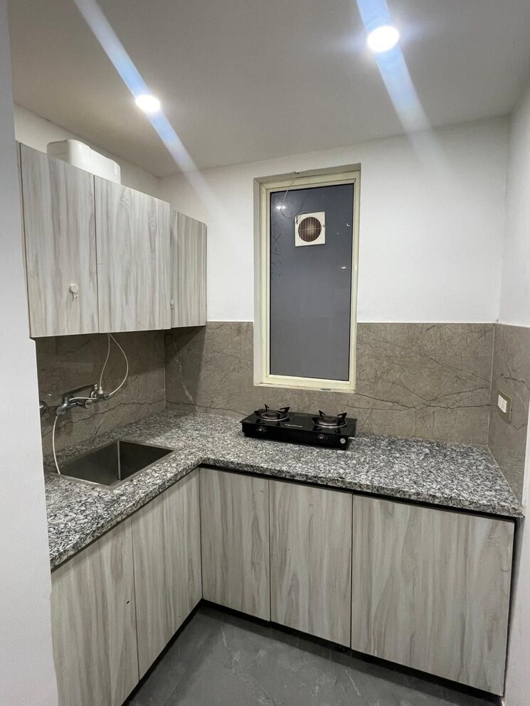 Kitchen, arcade-48 3.5 Bedroom 300 Sq.Yd. Builder Floor In Sector 48 Gurgaon 8973274