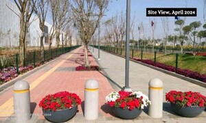 Swimming Pool in 4 BHK Apartment at DLF Privana South, Sector 76 – for Sale