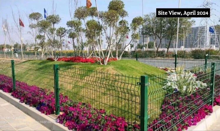 Garden, dlf-privana-south 4 Bedroom 3577 Sq.Ft. Apartment In Sector 76 Gurgaon 8973312