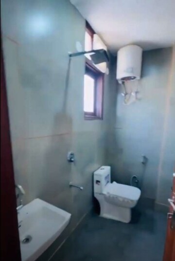 Master Bedroom in 1 BHK Builder Floor at Sector 15 – for Rent