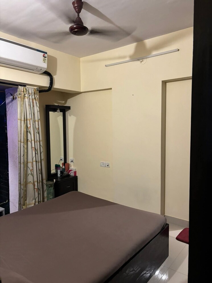 Bedroom, goregaon east Pg For Boys & Girls In Goregaon East 8973344