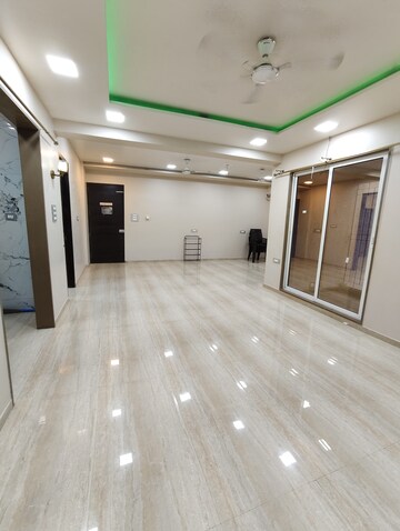 Room in 4 BHK Apartment at Rashmi Signature, Mira Road – for Rent