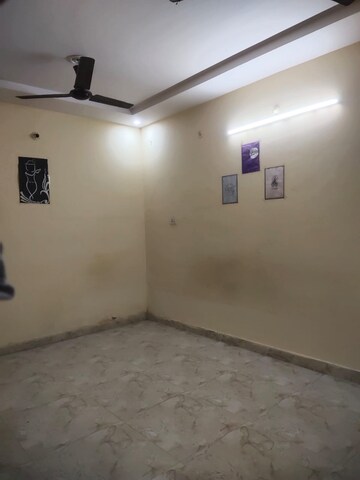 Room in 2 BHK Independent House at Gomti Nagar – for Rent