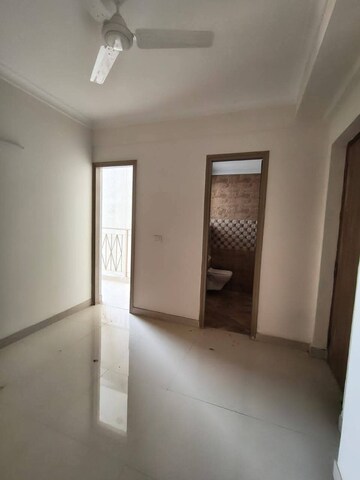 Building Lobby in 4 BHK Apartment at Shapoorji Pallonji Joyville Phase 2, Sector 102 – for Rent