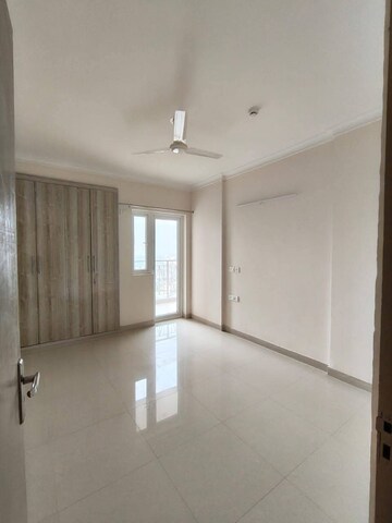 Room in 4 BHK Apartment at Shapoorji Pallonji Joyville Phase 2, Sector 102 – for Rent
