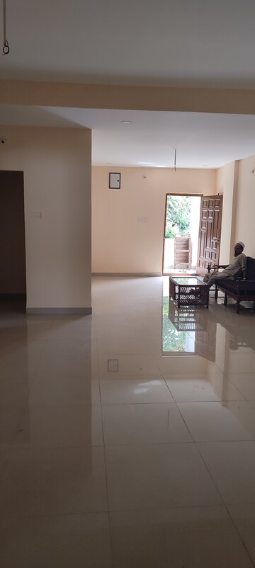 Living Room in 2.5 BHK Apartment at Banjara Hills – for Rent