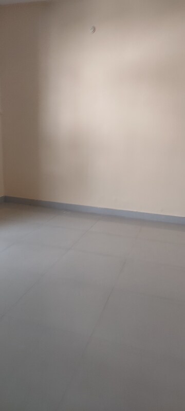 Room in 2.5 BHK Apartment at Banjara Hills – for Rent