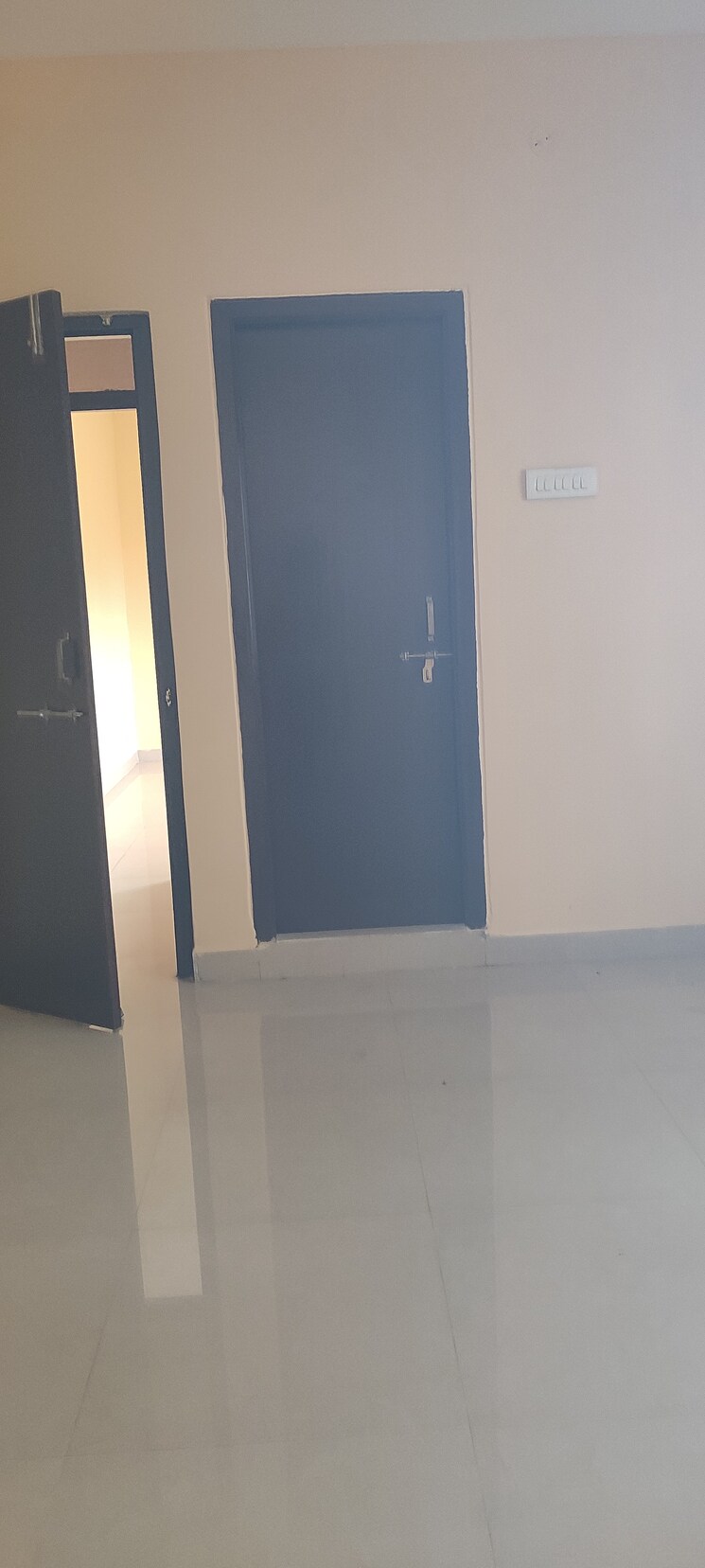 Room, banjara hills 2.5 Bedroom 1300 Sq.Ft. Apartment In Banjara Hills Hyderabad 8973483