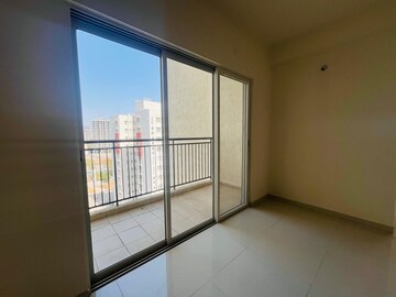 Room in 2 BHK Apartment at Godrej Nurture Pune, Mamurdi – for Rent