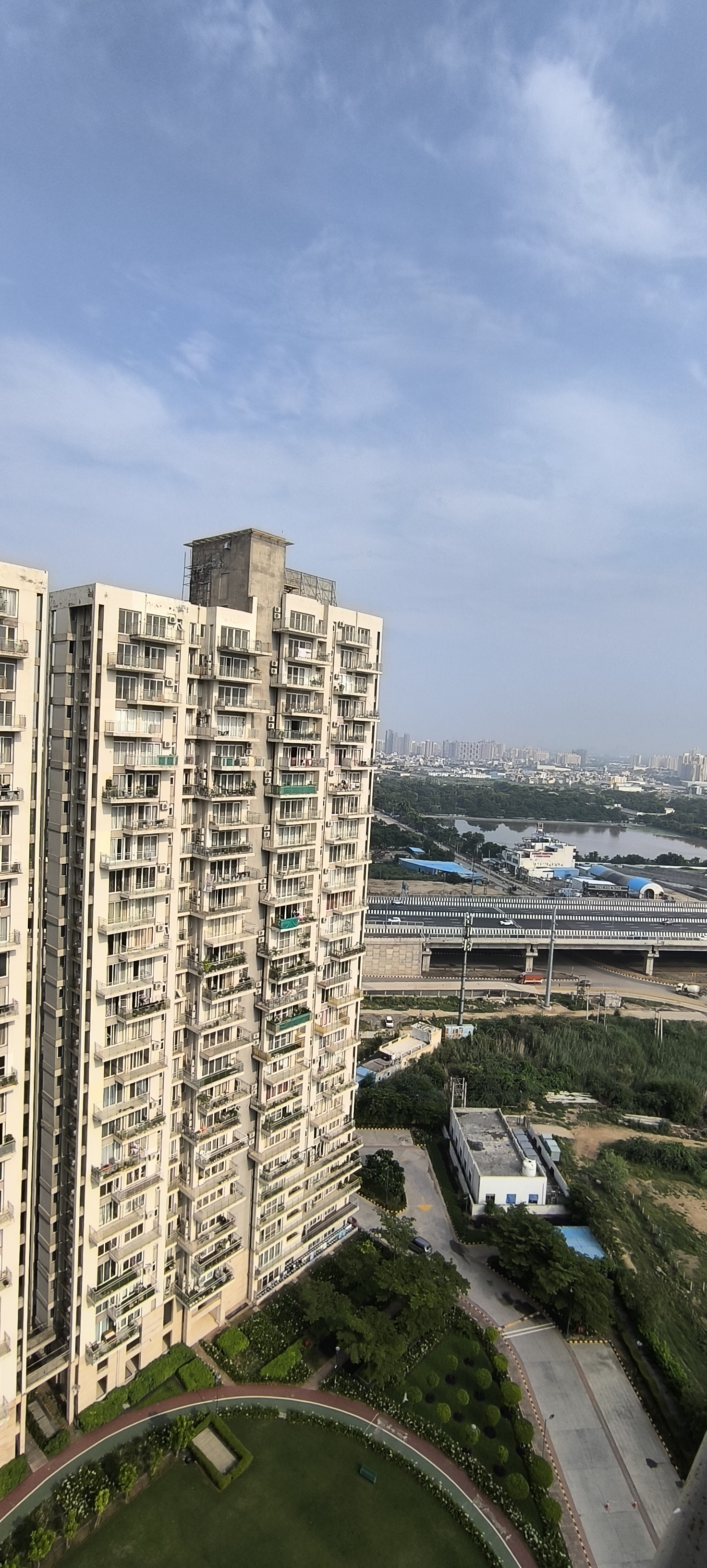 3 BHK + Servant Room,Extra Room Apartment For Rent in Conscient Heritage Max