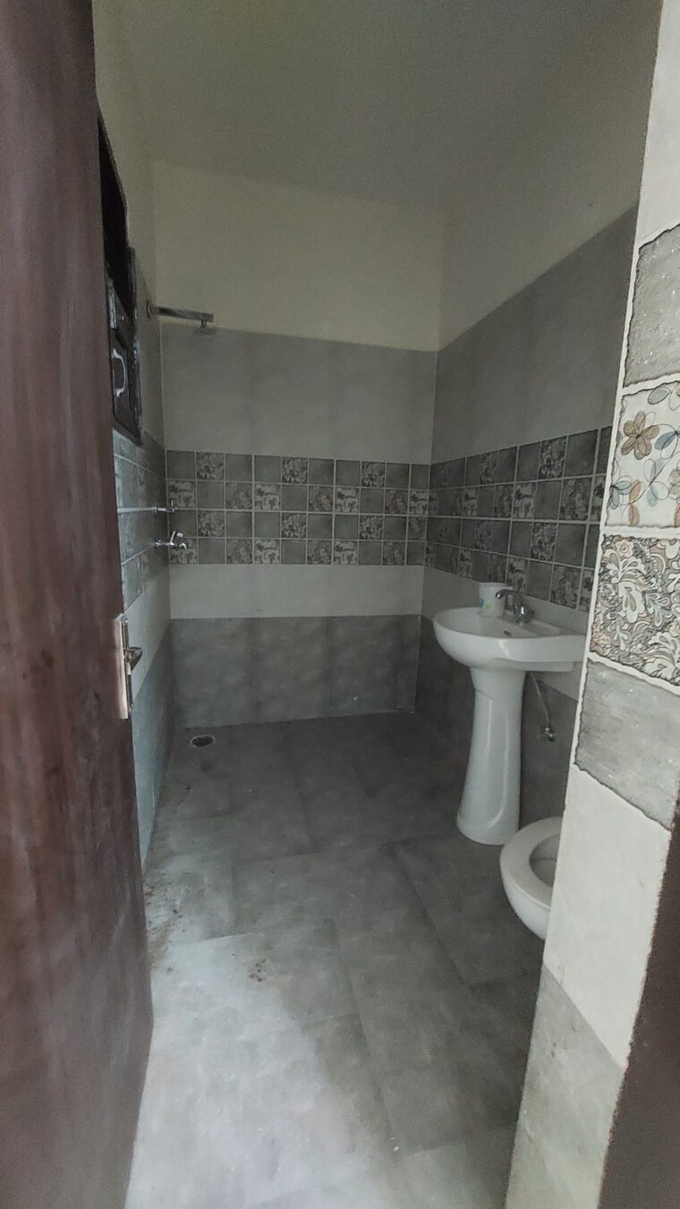 Bathroom, dhakoli 4 Bedroom 1250 Sq.Ft. Independent House In Dhakoli Zirakpur 8973496