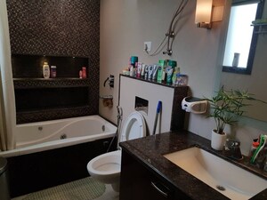 Team Area in 4 BHK Builder Floor at New Industrial Township – for Sale