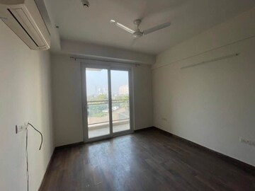 Room in 3 BHK Apartment at Conscient Heritage Max, Sector 102 – for Rent