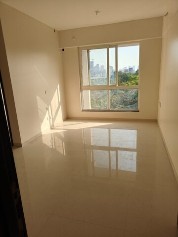 Room in 1.5 BHK Apartment at Sheth Zuri, Laxmi Nagar – for Sale