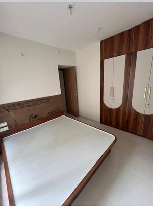 Room in 2 BHK Apartment at Mermaid Seaview, Cbd Belapur Sector 11 – for Sale