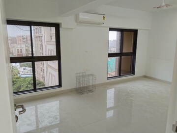 Room in 4 BHK Apartment at Amardeep Apartment Chembur, Chembur – for Rent